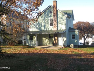 817 W 2nd St, Williamsburg, PA 16693