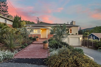 52 Acacia Dr, Orinda, CA 94563