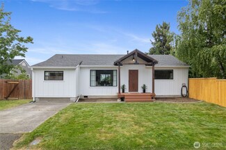 314 4th St, Steilacoom, WA 98388