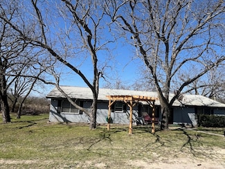300 S 3rd St, Lometa, TX 76853
