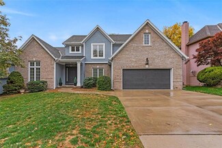 5818 Trailridge Dr, Parkville, MO 64152