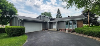 6017 W Donges Ln, Milwaukee, WI 53223