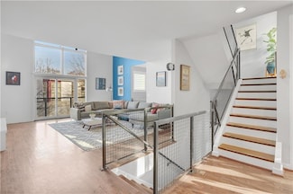 1376 Stirling Cir NW, Atlanta, GA 30318