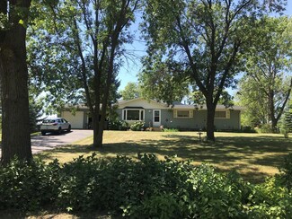 2585 Becker Rd, Maple Plain, MN 55359