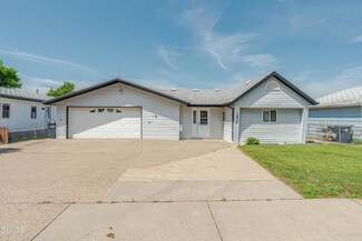 1417 8th Ave SE, Mandan, ND 58554