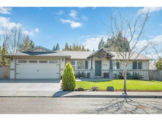 704 Oak St, Molalla, OR 97038