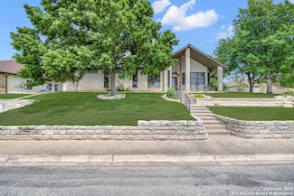 1804 Athens Ave, Kerrville, TX 78028