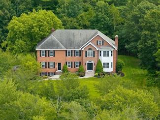 8 Arcadia Ln, Salem, NH 03079