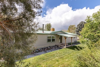 211 W Bush St, Carlin, NV 89822