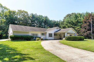 970 Ottawa Beach Rd, Holland, MI 49424
