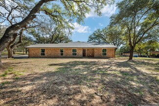 116 Crestline Dr, Pleasanton, TX 78064