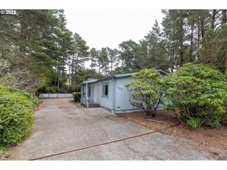 1601 Rhododendron Dr Unit 523, Florence, OR 97439