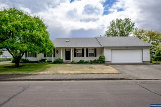 2928 Del Rio Ave SE, Albany, OR 97322