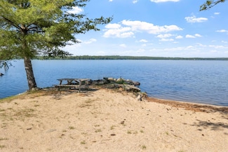 4 Sandy Shores Rd, Tuftonboro, NH 03816