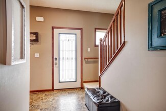1072 Danube Ave, Shakopee, MN 55379