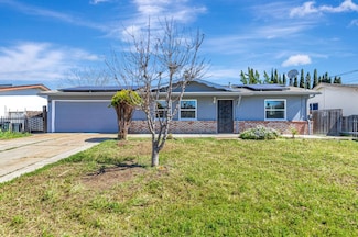 531 El Camino Paraiso, Hollister, CA 95023