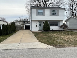 332 Parkway Dr, Eastlake, OH 44095