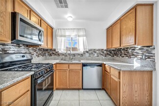 711 Peregrine Falcon St, Henderson, NV 89015