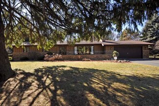 520 Ravine Dr, Winthrop Harbor, IL 60096