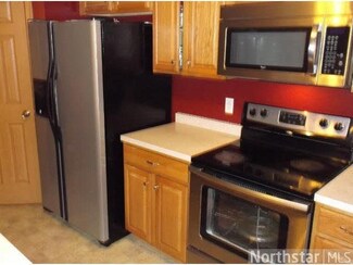 1154 1154 1st St, St. Paul Park, MN 55071