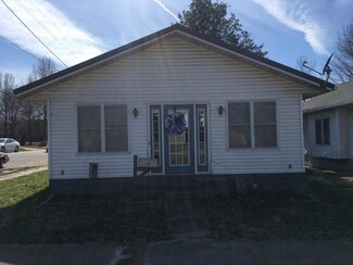 615 S 9th St, Petersburg, IN 47567