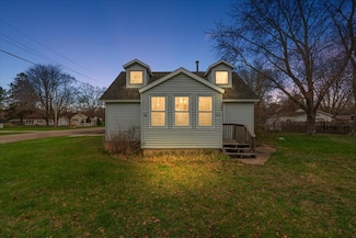 2292 Hughes Ave, Norton Shores, MI 49441