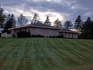 8248 Stoneham Dr, Ypsilanti, MI 48197