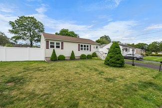 101 Woodvale Rd, West Haven, CT 06516