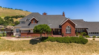 2525 Bridle Path Dr, Gilroy, CA 95020