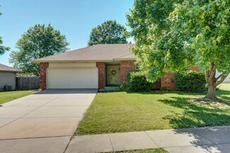 1141 N Hilton Ave, Springfield, MO 65803