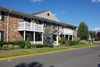 196 Lakeland Ave Unit E7, Sayville, NY 11782