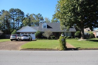 105 Creekwood Dr, Florence, AL 35630