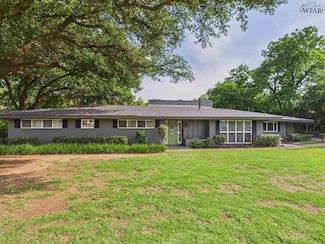 800 Sycamore Dr, Burkburnett, TX 76354