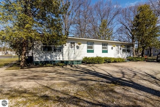 719 Ames St, Elk Rapids, MI 49629