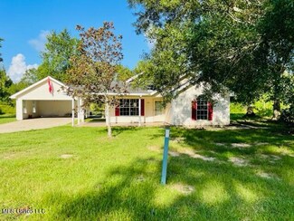 95 Liberty Rd, Picayune, MS 39466