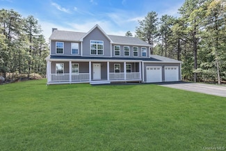 113 Currans Rd, Middle Island, NY 11953