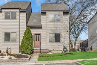 13 Belaire Ct, Old Bridge, NJ 08857