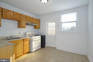 3027 W 9th St, Chester, PA 19013