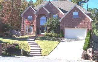 32 Montvale Dr, Little Rock, AR 72212