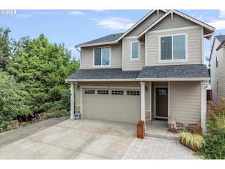 138 S 7th St, Carlton, OR 97111