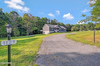 1129 Hamlin Hwy, Lake Ariel, PA 18436