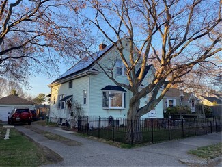 325 Grotto Ave, Pawtucket, RI 02860