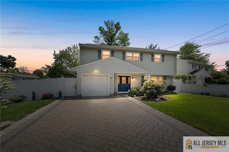 65 Sharon Ct, Metuchen, NJ 08840