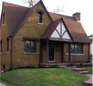 1327 W Riverview Ave, Decatur, IL 62522