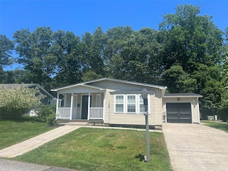 4 Middle Rd Unit 4, Riverhead, NY 11901