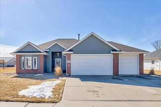 5208 Crogans Way Rd, Council Bluffs, IA 51501