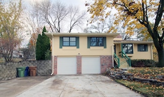 301 Kayleen Dr, Bellevue, NE 68005