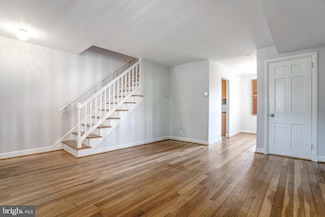 2925 S Dinwiddie St, Arlington, VA 22206