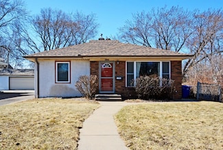 1101 Western Ave N, Saint Paul, MN 55117