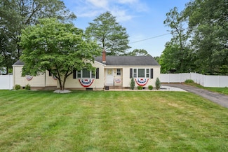 15 Arlington Rd, Windsor Locks, CT 06096